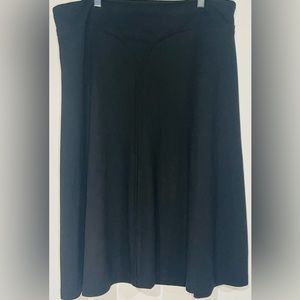 Preloved condition- Women’s Adrienne Vittadini studio- skirt - size 12